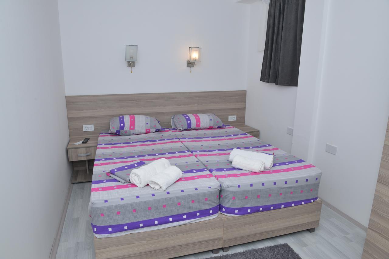 Atina Lux Hostel Leskovac  Exterior foto